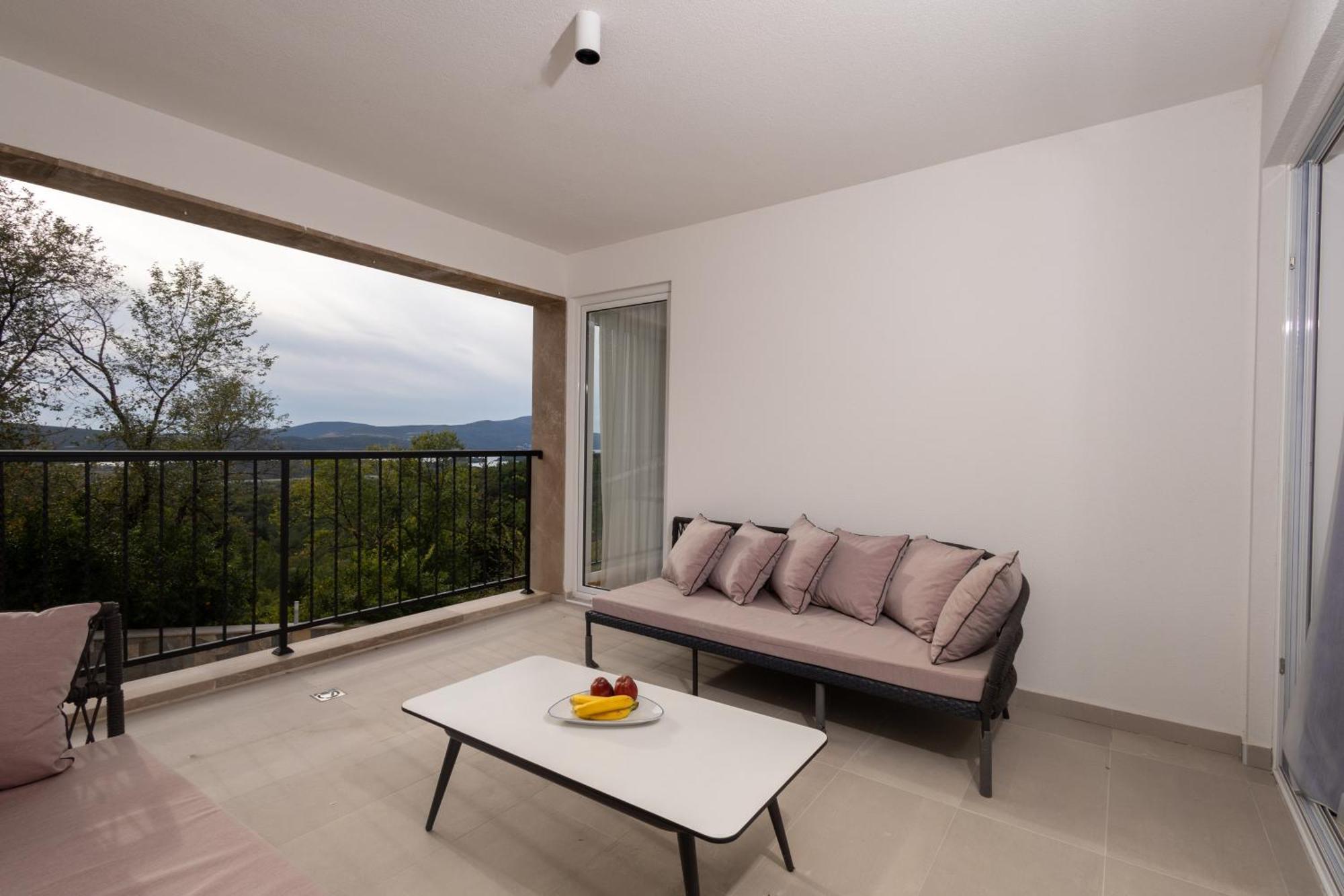 Panorama Bay Luxury Apartments Котор Экстерьер фото