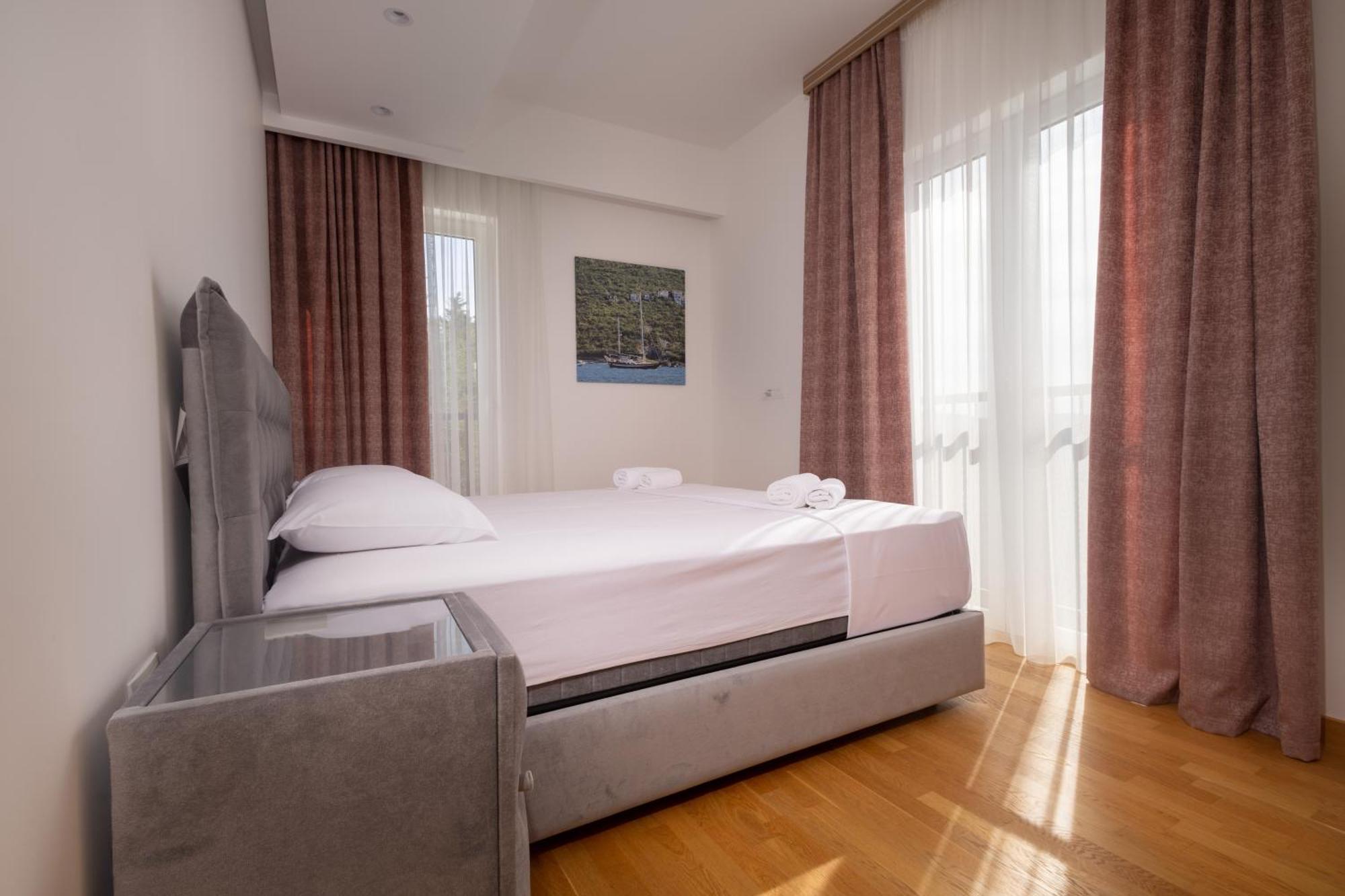 Panorama Bay Luxury Apartments Котор Экстерьер фото