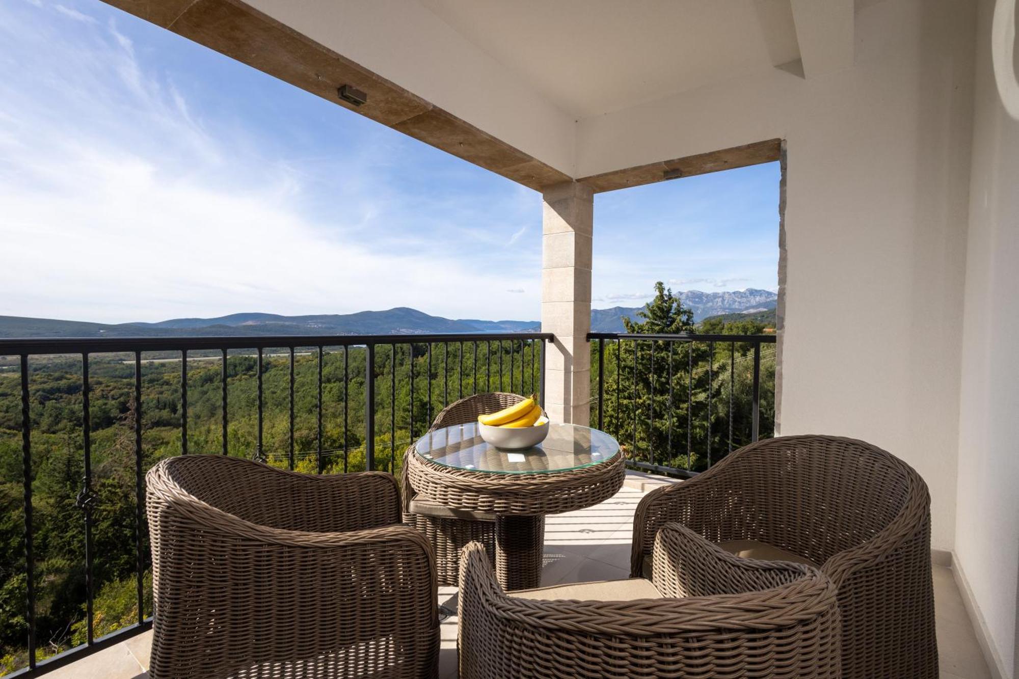 Panorama Bay Luxury Apartments Котор Экстерьер фото