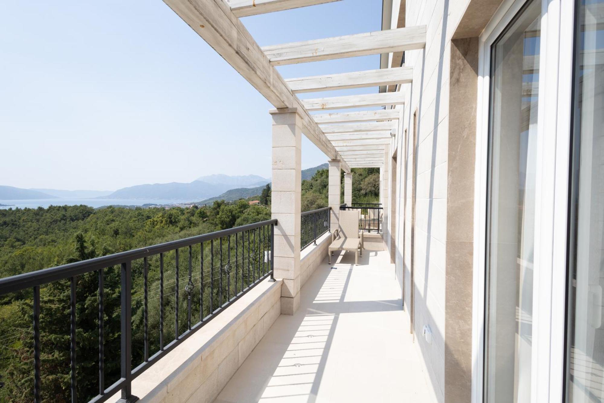 Panorama Bay Luxury Apartments Котор Экстерьер фото