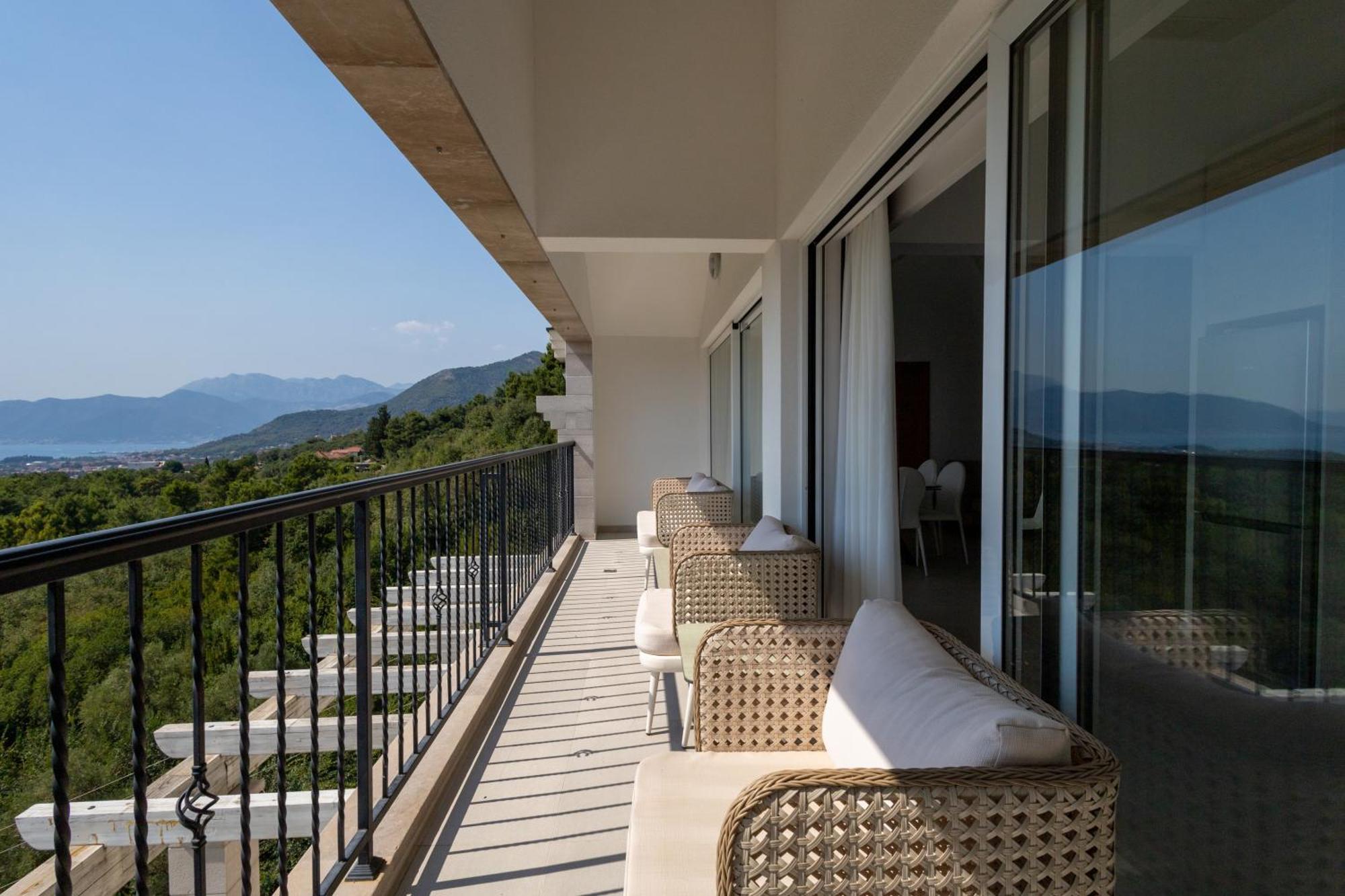 Panorama Bay Luxury Apartments Котор Экстерьер фото