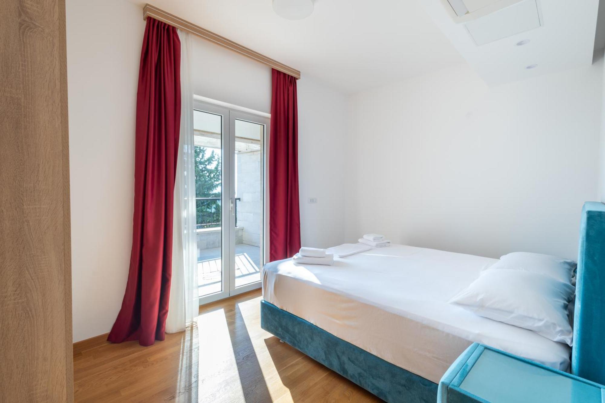 Panorama Bay Luxury Apartments Котор Экстерьер фото